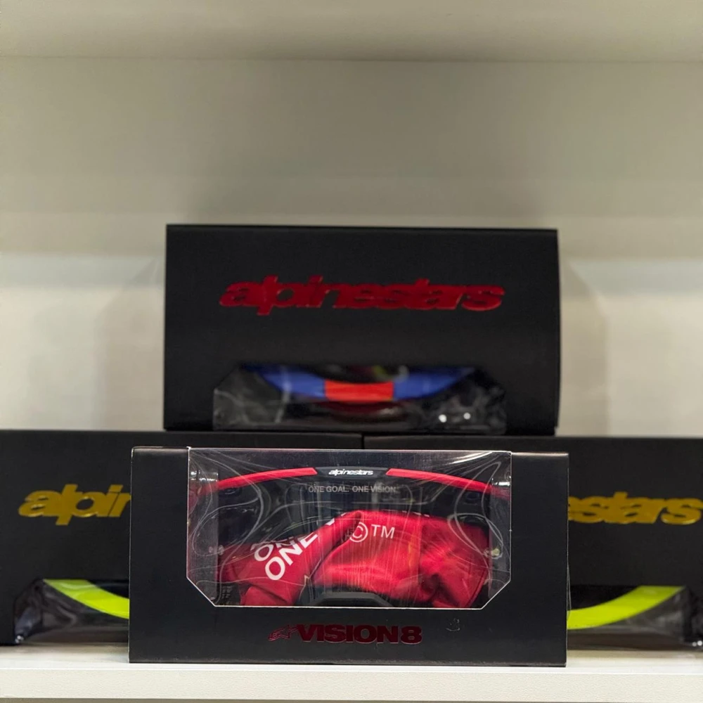 https://manosproracing.s3.sa-east-1.amazonaws.com/products/28e13cc5-4714-4484-bbf0-1ac63f665e2b.webp