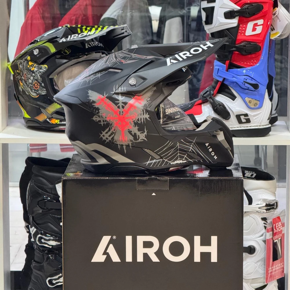 https://manosproracing.s3.sa-east-1.amazonaws.com/products/3bd501c4-1c95-44ef-a270-0fc9dbdcf396.webp
