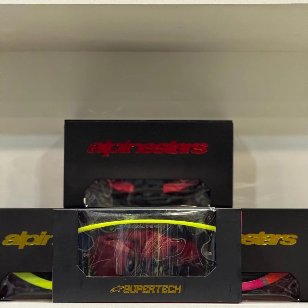 https://manosproracing.s3.sa-east-1.amazonaws.com/products/3f40fa29-d9cb-402c-9b47-c88b5733d0f3.webp