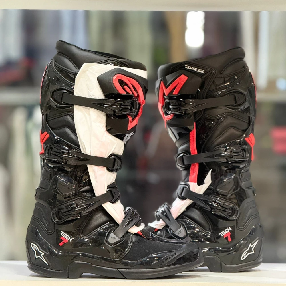 https://manosproracing.s3.sa-east-1.amazonaws.com/products/a801179b-b23a-469e-af57-62c6553cc50f.webp