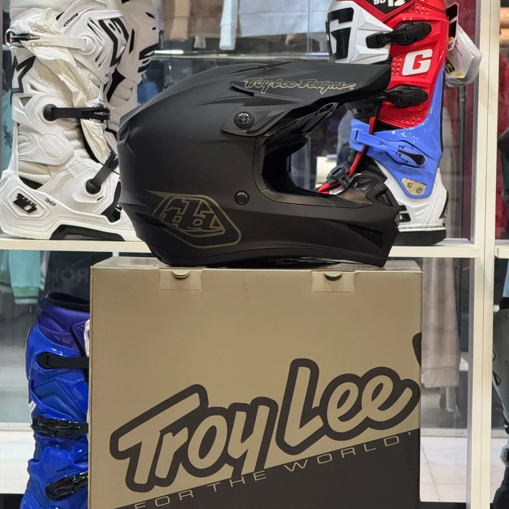 https://manosproracing.s3.sa-east-1.amazonaws.com/products/aa60af3e-e4b5-4aaa-b3c5-c94294b3b829.webp