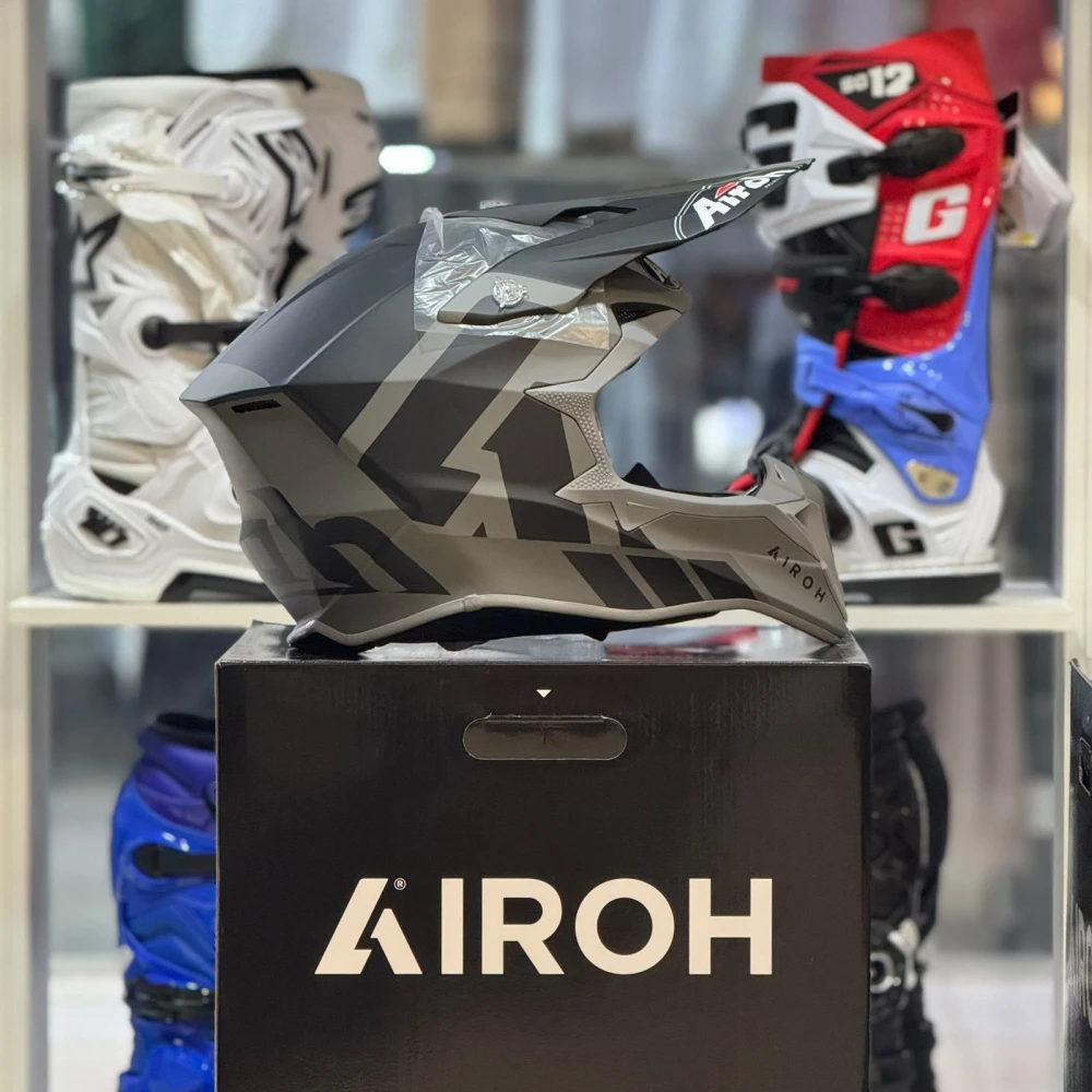 https://manosproracing.s3.sa-east-1.amazonaws.com/products/aaa1d80e-01ea-49a2-9d25-bf1ec4d3e6e5.webp