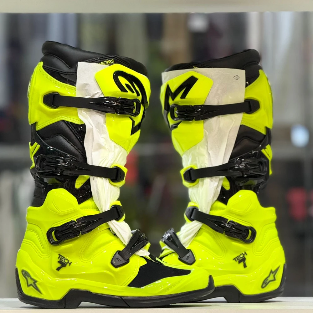 https://manosproracing.s3.sa-east-1.amazonaws.com/products/fe08494b-c585-45cb-8ca6-12569436247b.webp